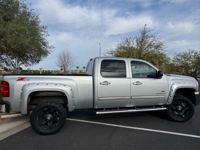 Chevrolet Silverado 2500HD LT Crew Cab 4WD 2010
