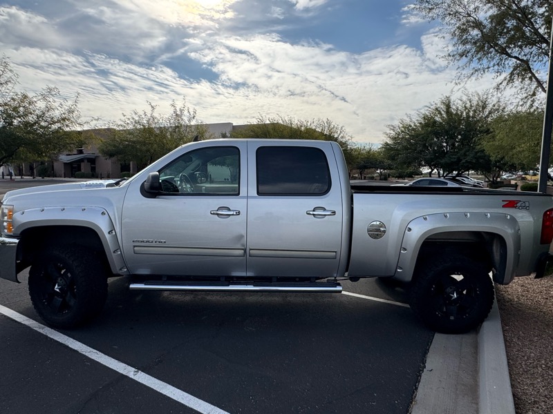 Chevrolet Silverado 2500HD LT Crew Cab 4WD 2010
