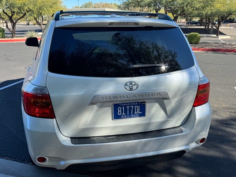 Toyota Highlander Base 2WD V6 2010