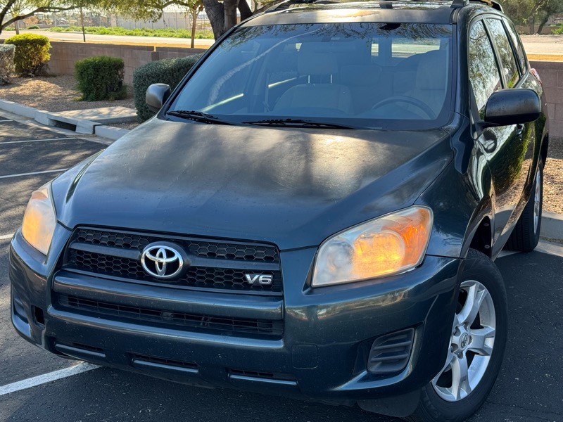 Toyota RAV4 Base V6 4WD 2011