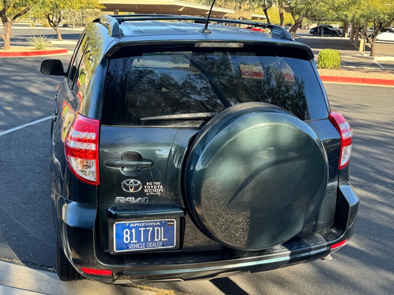 Toyota RAV4 Base V6 4WD 2011