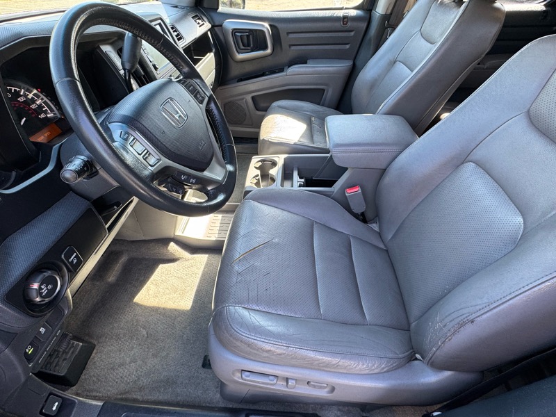 Honda Ridgeline RTL w/ Navigation 2011