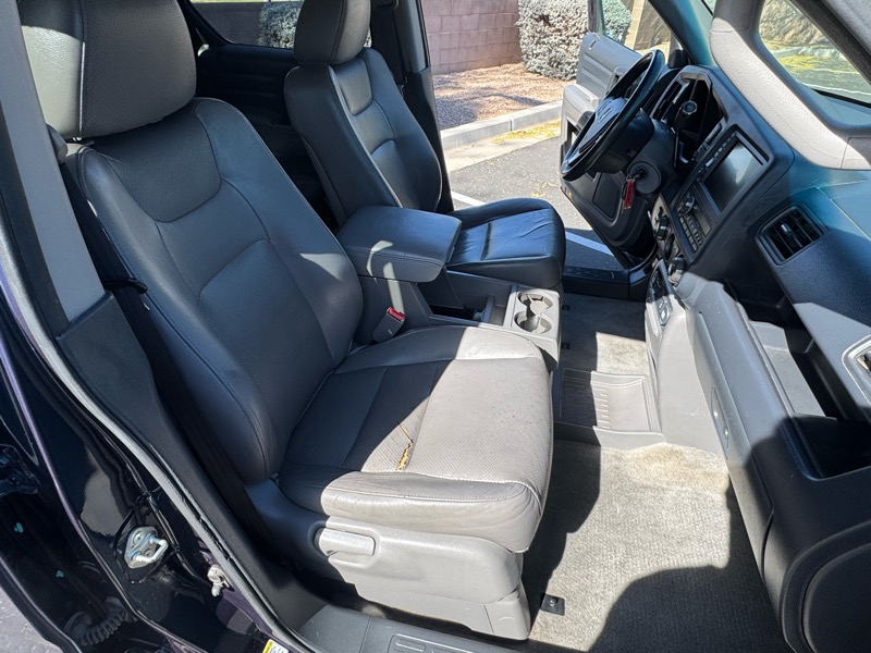 Honda Ridgeline RTL w/ Navigation 2011