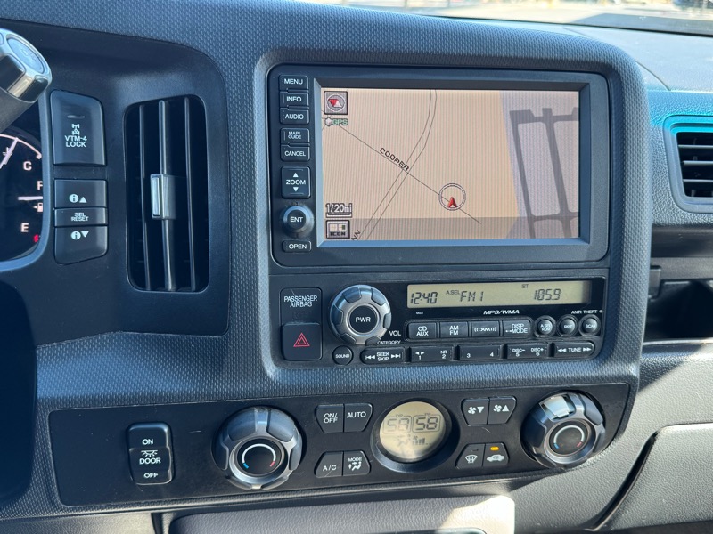 Honda Ridgeline RTL w/ Navigation 2011