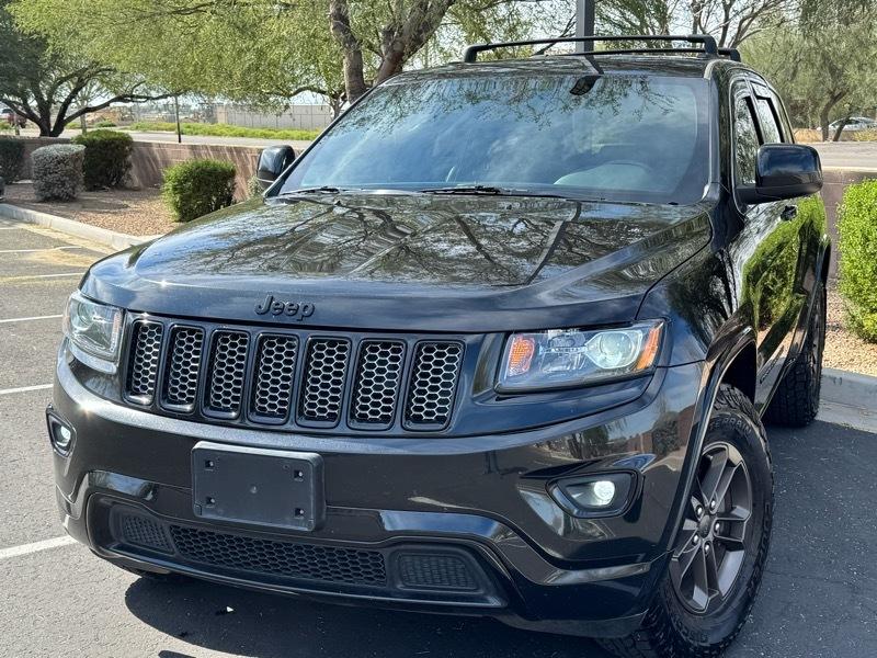 Jeep Grand Cherokee Laredo 4WD 2015