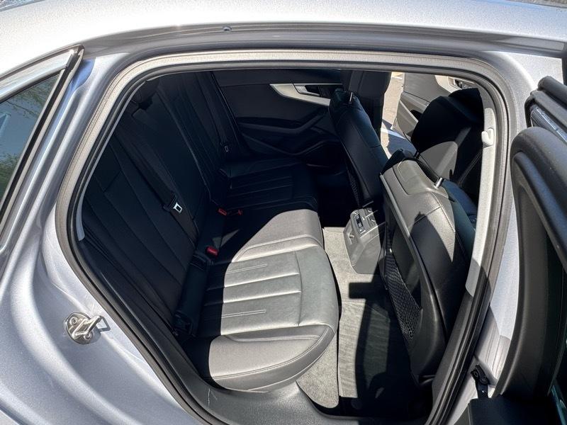 Audi A4 2.0T Premium Plus quattro Sedan 2017