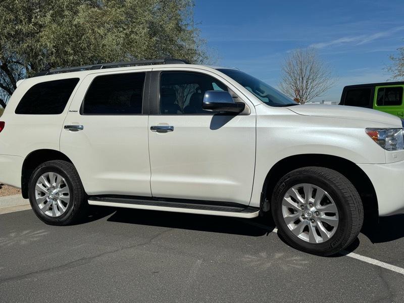 Toyota Sequoia Plantium 4WD FFV 2014