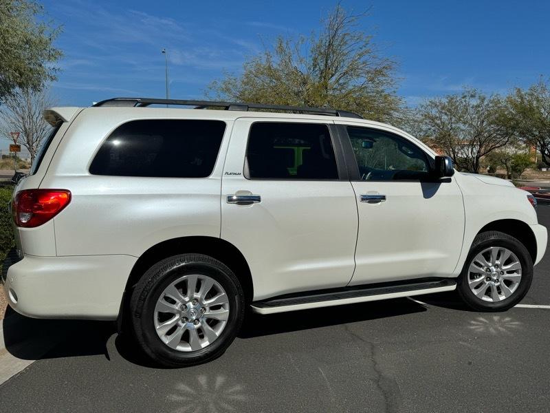 Toyota Sequoia Plantium 4WD FFV 2014