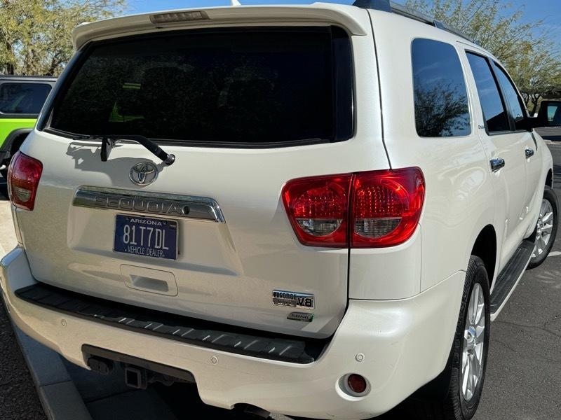 Toyota Sequoia Plantium 4WD FFV 2014