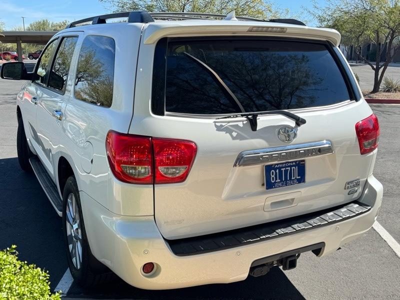 Toyota Sequoia Plantium 4WD FFV 2014