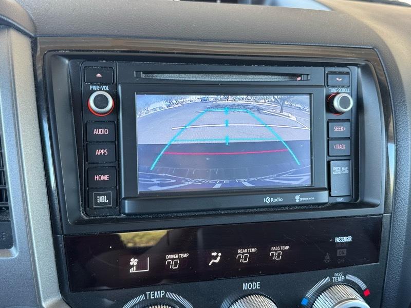 Toyota Sequoia Plantium 4WD FFV 2014