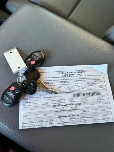 Toyota Sequoia Plantium 4WD FFV 2014