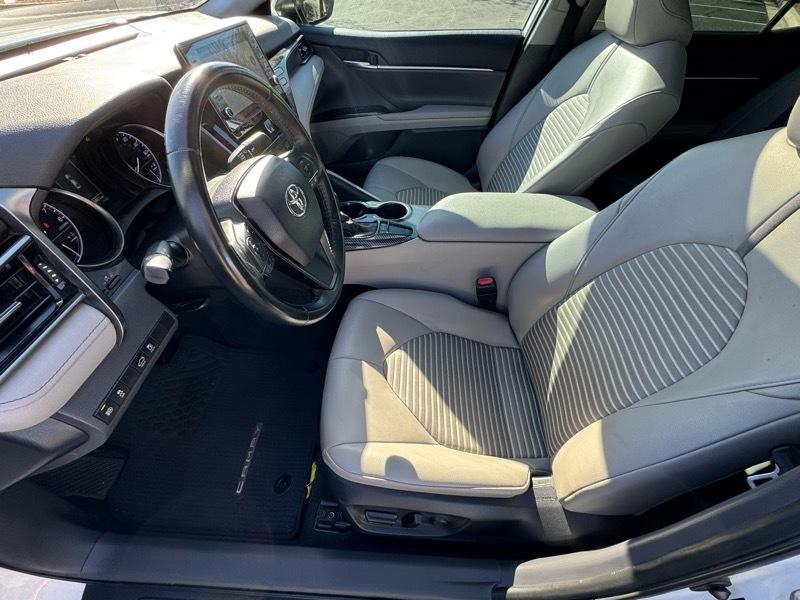 Toyota Camry SE 2022