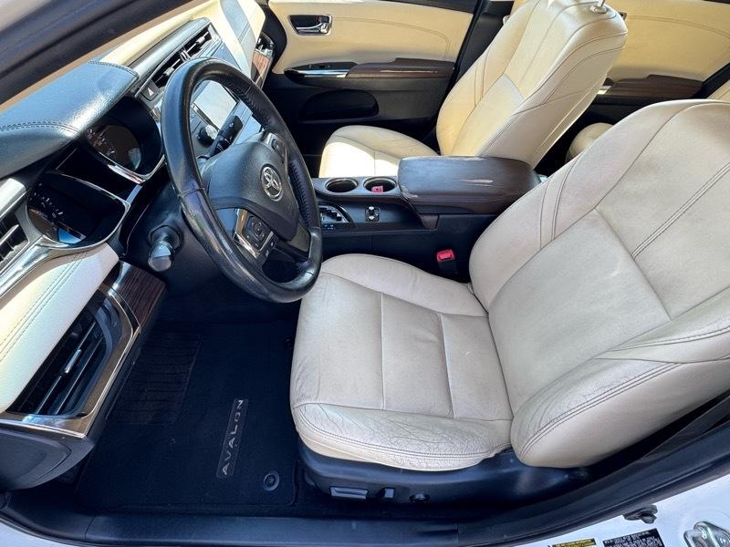 Toyota Avalon XLE 2014