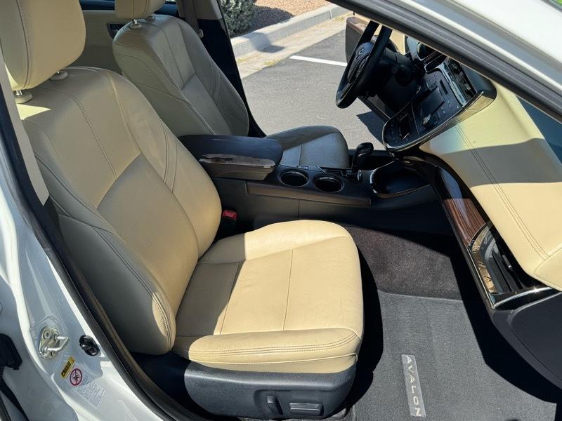 Toyota Avalon XLE 2014