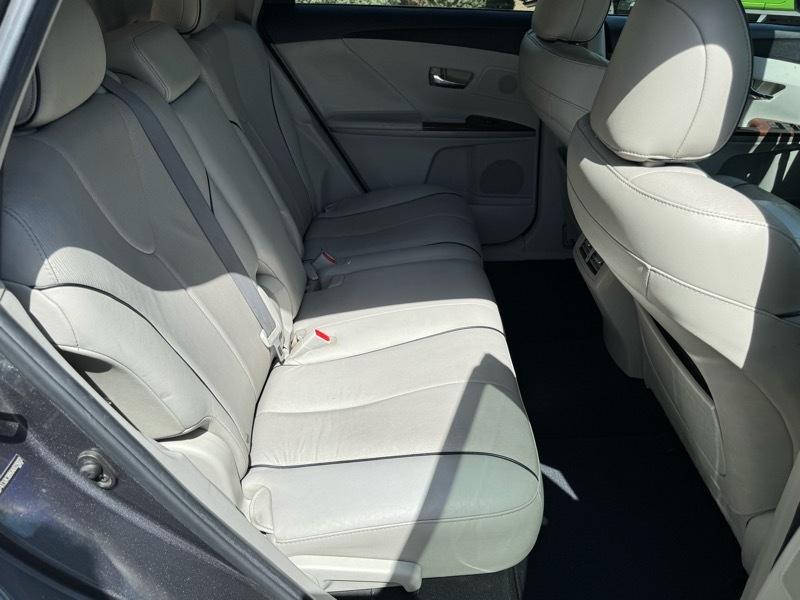 Toyota Venza FWD V6 2010