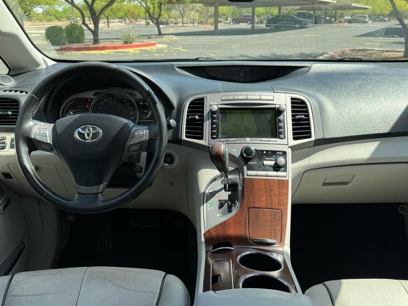 Toyota Venza FWD V6 2010