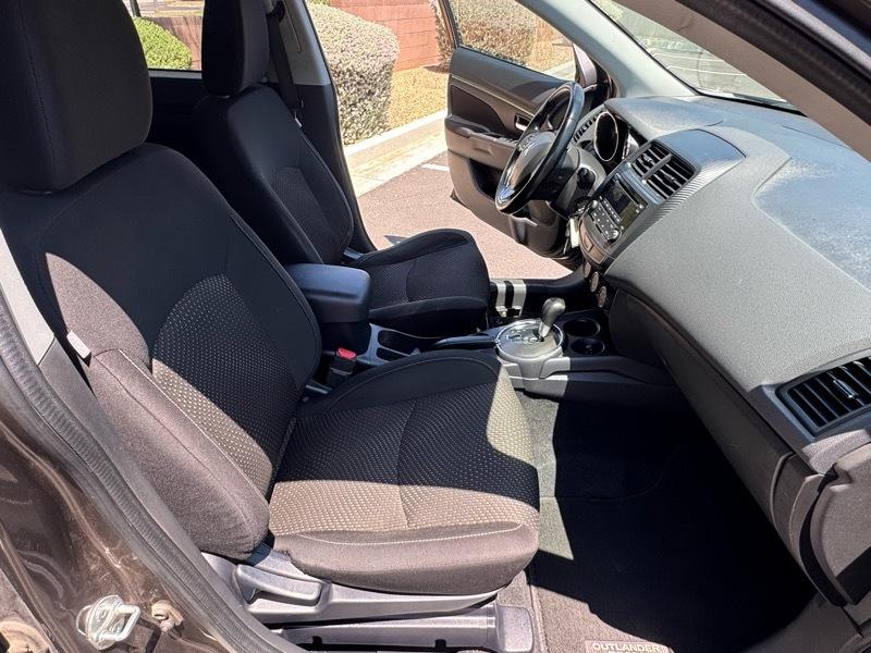 Mitsubishi Outlander Sport 2.0 ES CVT 2016