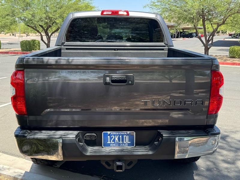 Toyota Tundra SR5 5.7L V8 FFV CrewMax 4WD 2017