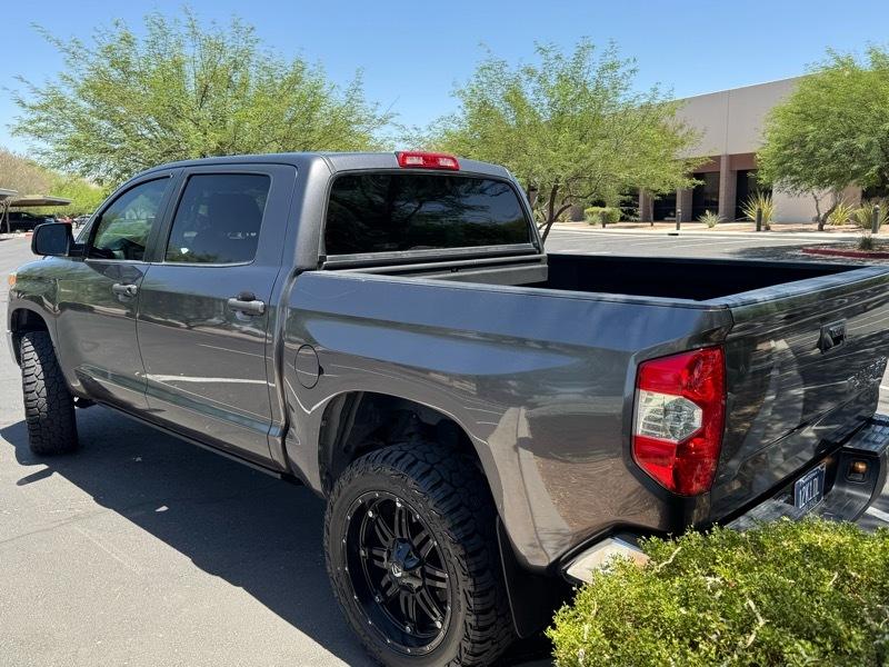 Toyota Tundra SR5 5.7L V8 FFV CrewMax 4WD 2017