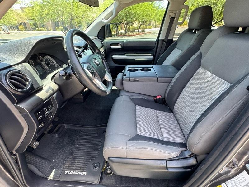 Toyota Tundra SR5 5.7L V8 FFV CrewMax 4WD 2017