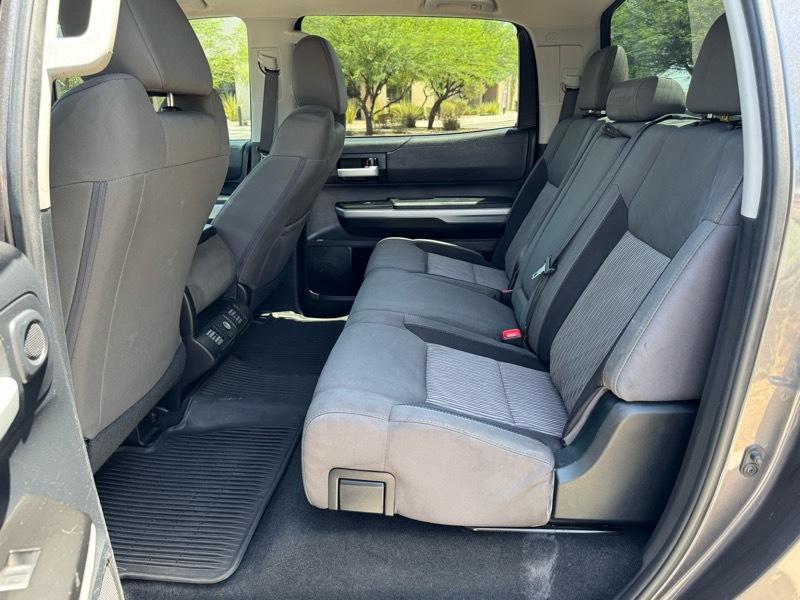 Toyota Tundra SR5 5.7L V8 FFV CrewMax 4WD 2017