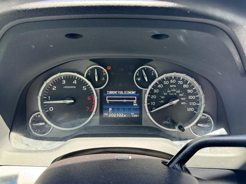 Toyota Tundra SR5 5.7L V8 FFV CrewMax 4WD 2017