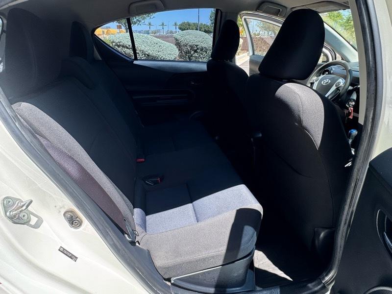 Toyota Prius c Two 2015