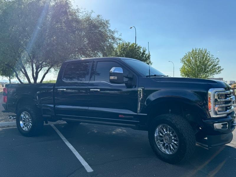 Ford F-350 SD Platinum Crew Cab 4WD 2023