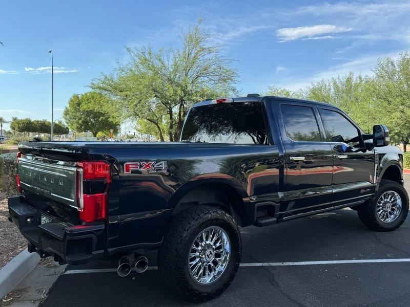 Ford F-350 SD Platinum Crew Cab 4WD 2023