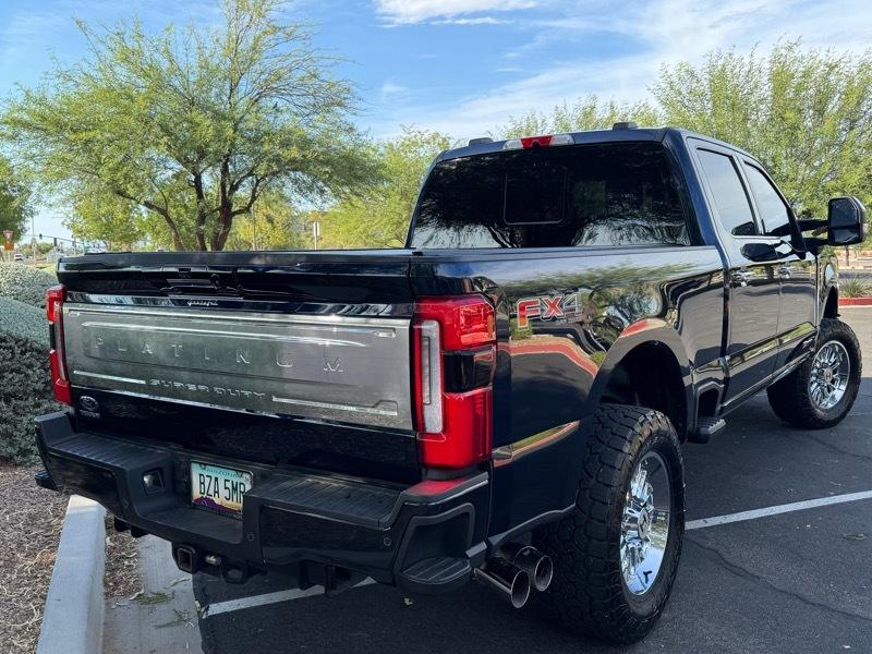 Ford F-350 SD Platinum Crew Cab 4WD 2023
