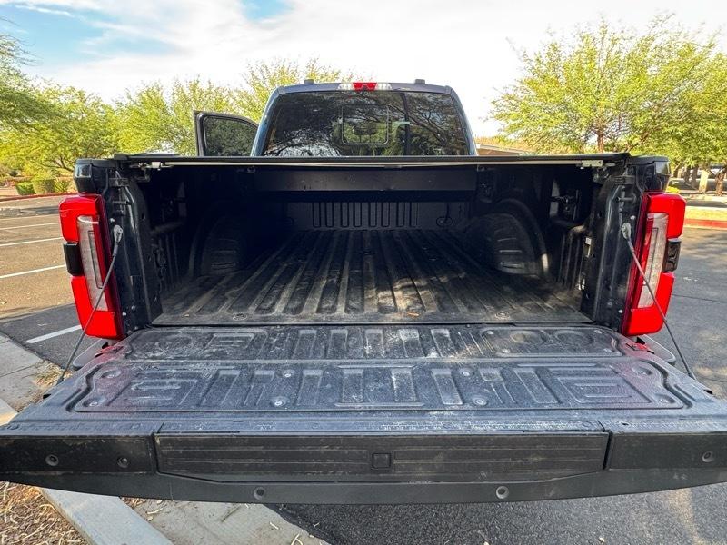 Ford F-350 SD Platinum Crew Cab 4WD 2023