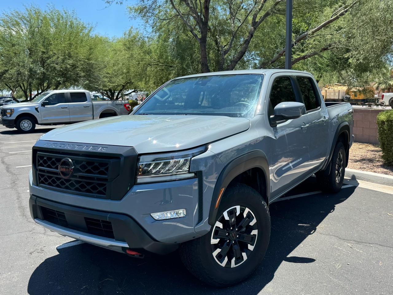 Nissan Frontier PRO-4X Crew Cab 4WD 2024