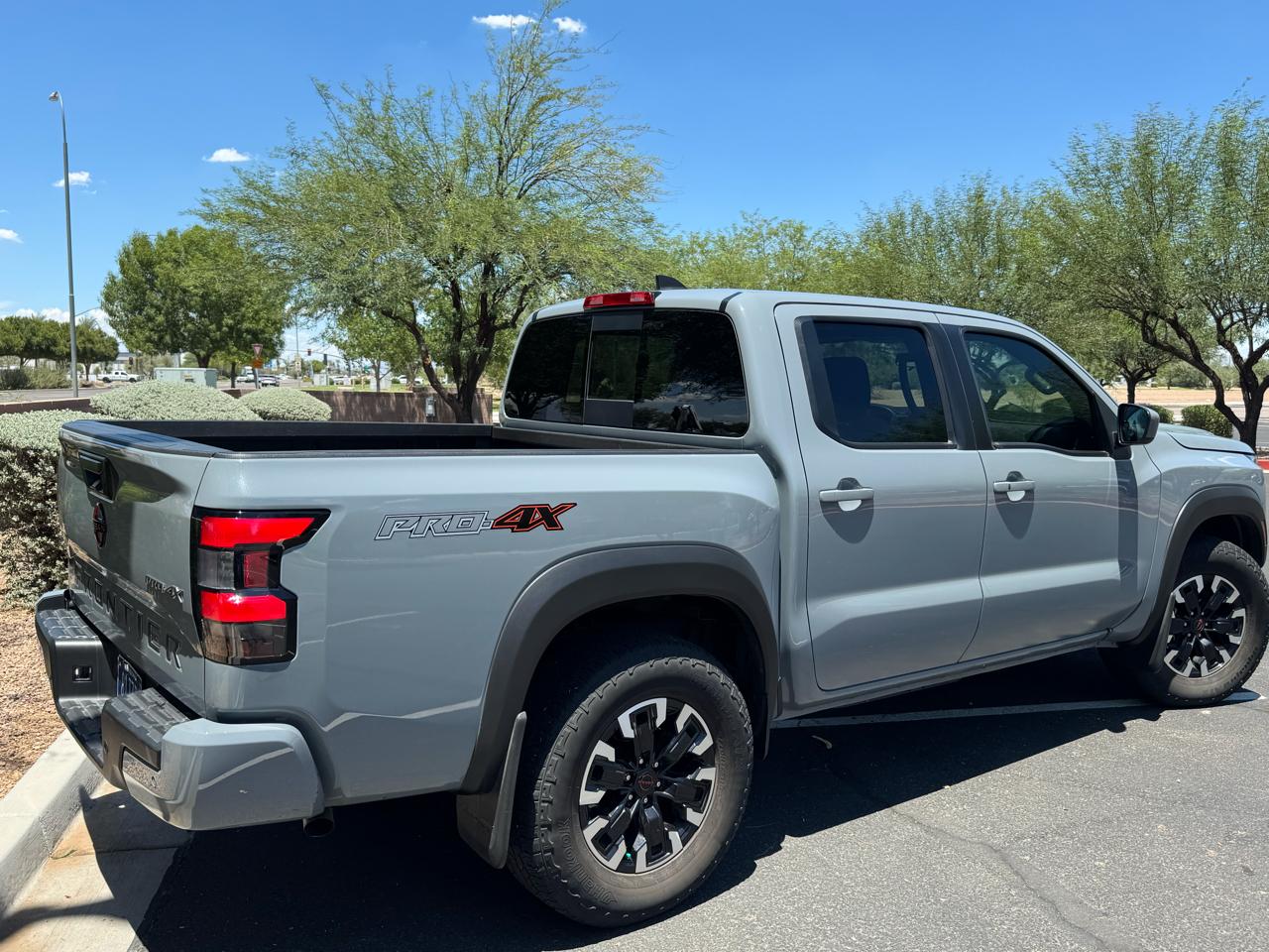 Nissan Frontier PRO-4X Crew Cab 4WD 2024