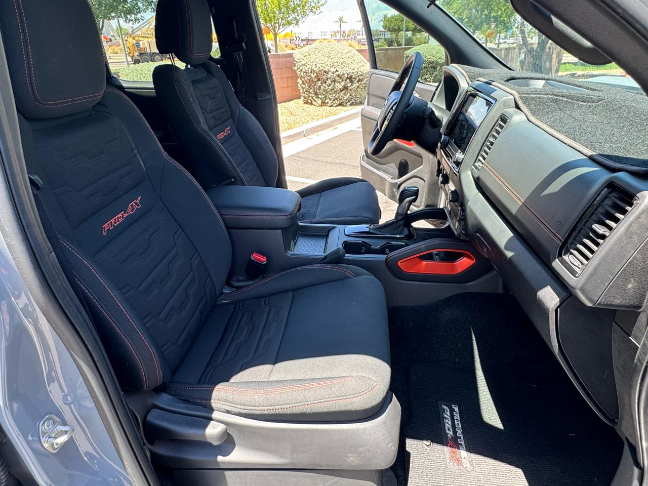 Nissan Frontier PRO-4X Crew Cab 4WD 2024