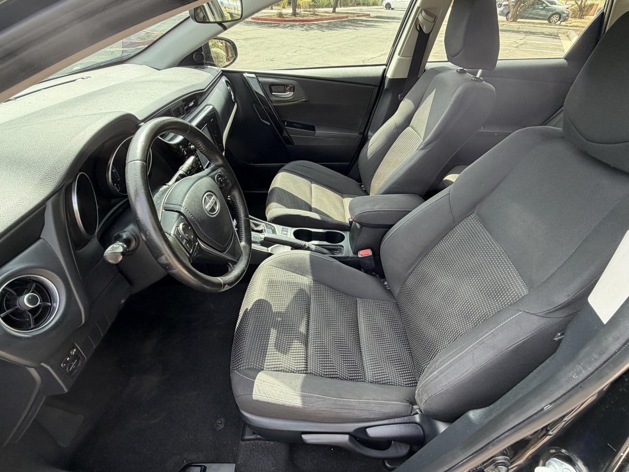 Scion iM 4D Hatchback 2016