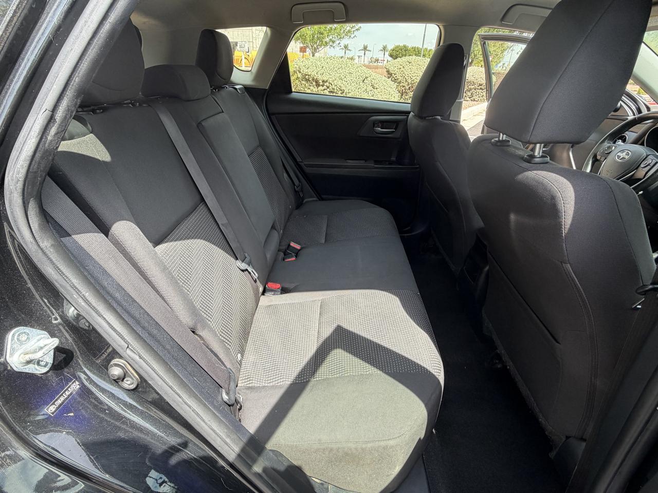Scion iM 4D Hatchback 2016