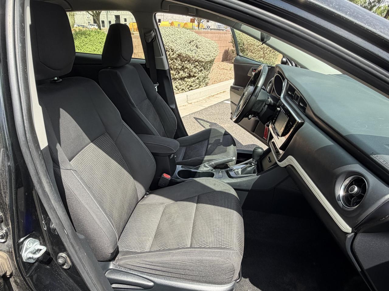 Scion iM 4D Hatchback 2016