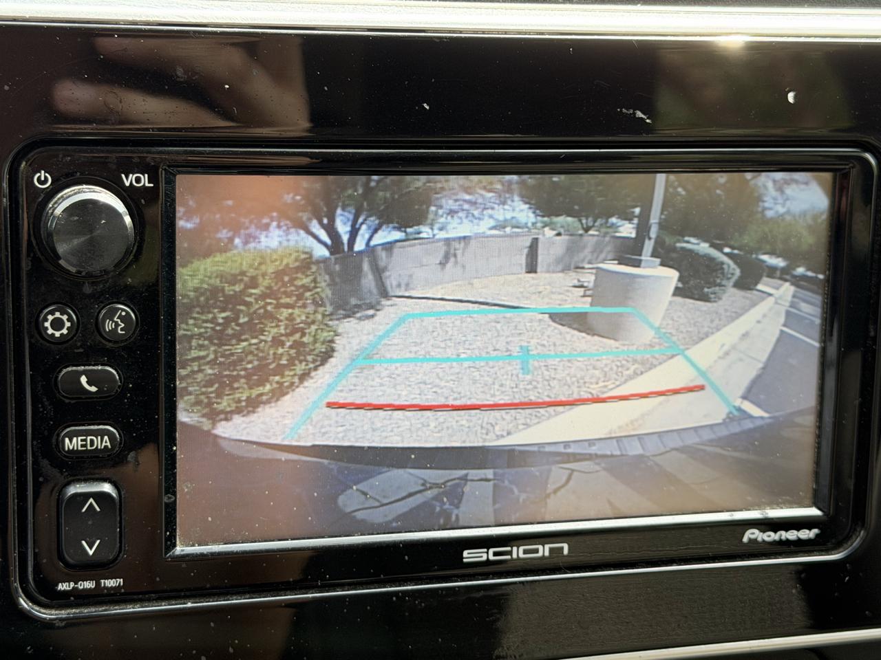 Scion iM 4D Hatchback 2016