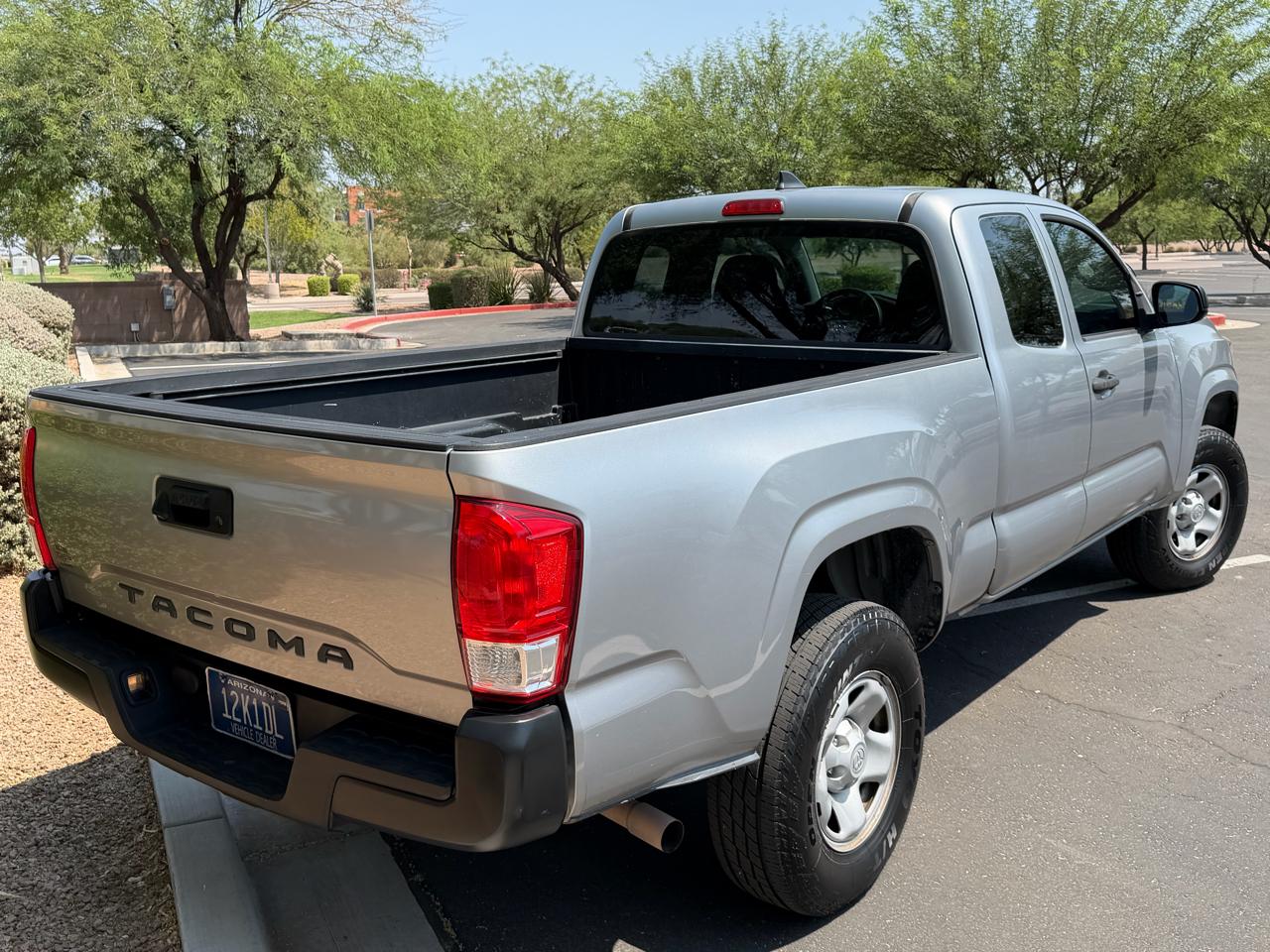 Toyota Tacoma SR5 Access Cab I4 6AT 2WD 2016