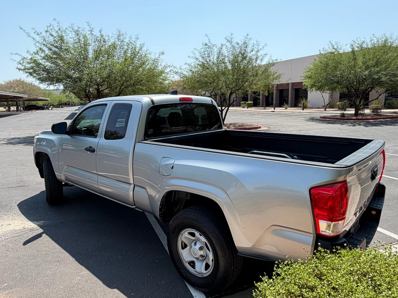 Toyota Tacoma SR5 Access Cab I4 6AT 2WD 2016