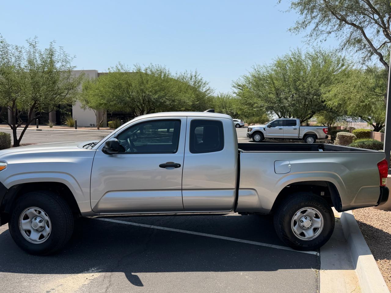 Toyota Tacoma SR5 Access Cab I4 6AT 2WD 2016