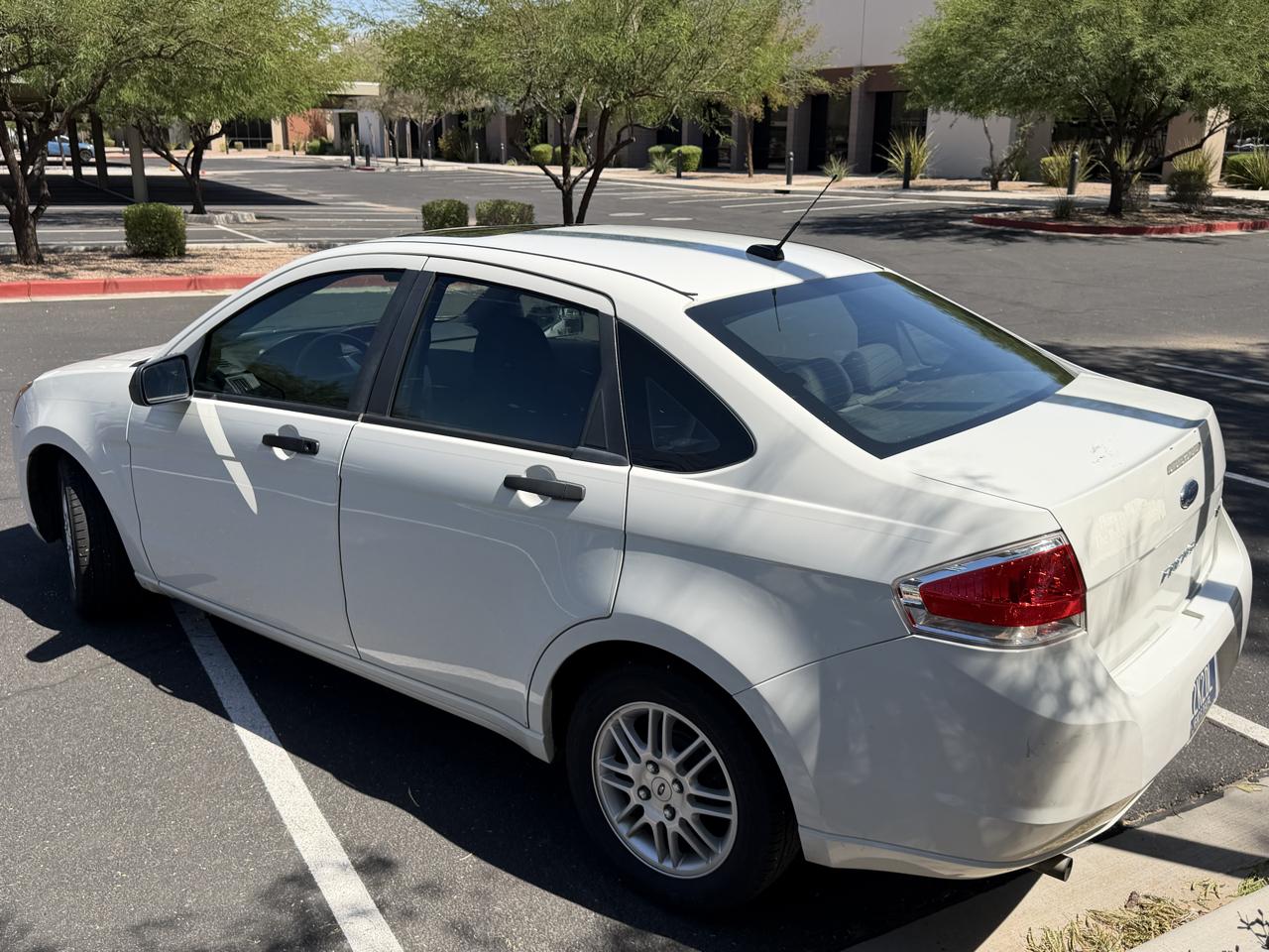 Ford Focus SE Sedan 2010