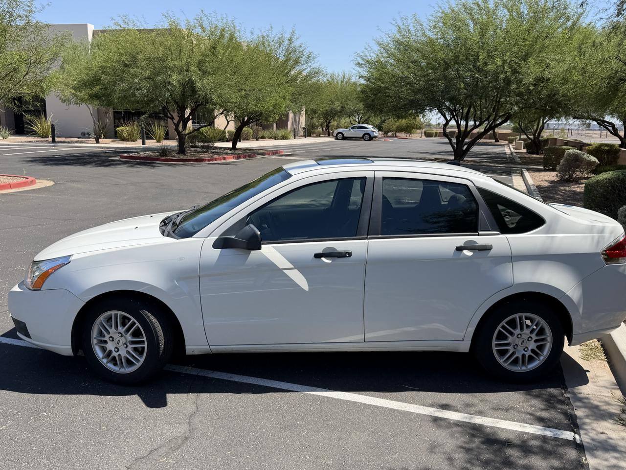 Ford Focus SE Sedan 2010