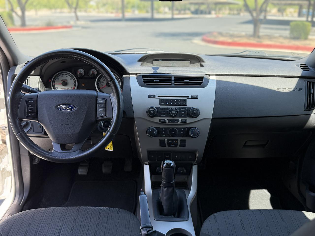 Ford Focus SE Sedan 2010