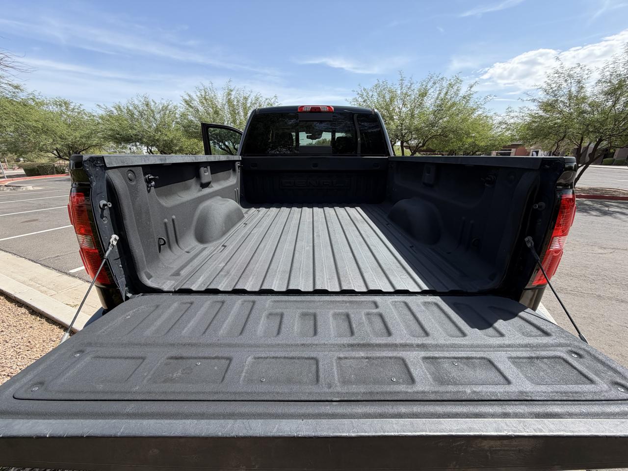 GMC Sierra 2500HD Denali Crew Cab 4WD 2015
