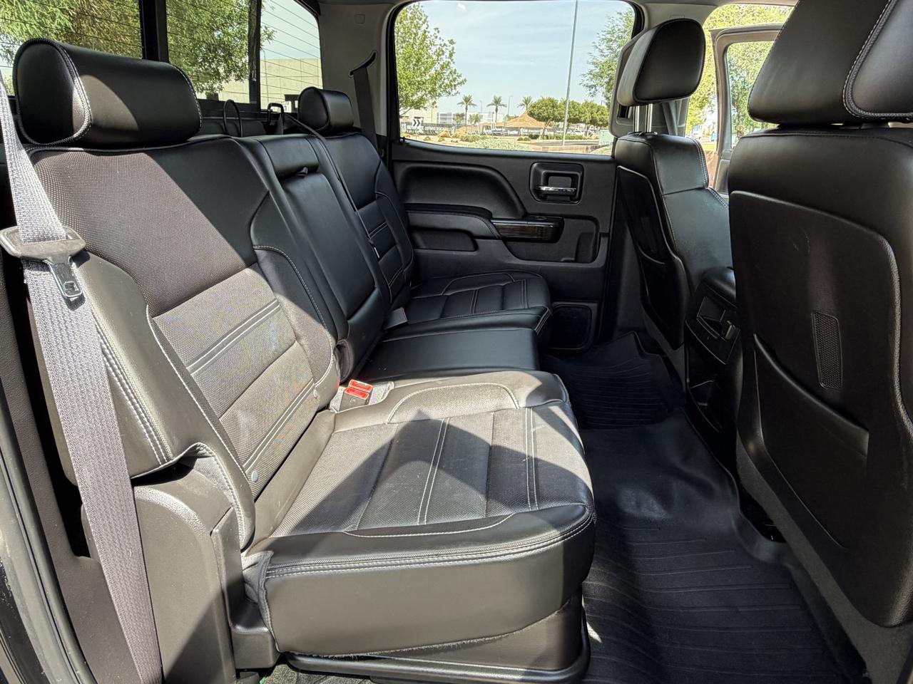 GMC Sierra 2500HD Denali Crew Cab 4WD 2015