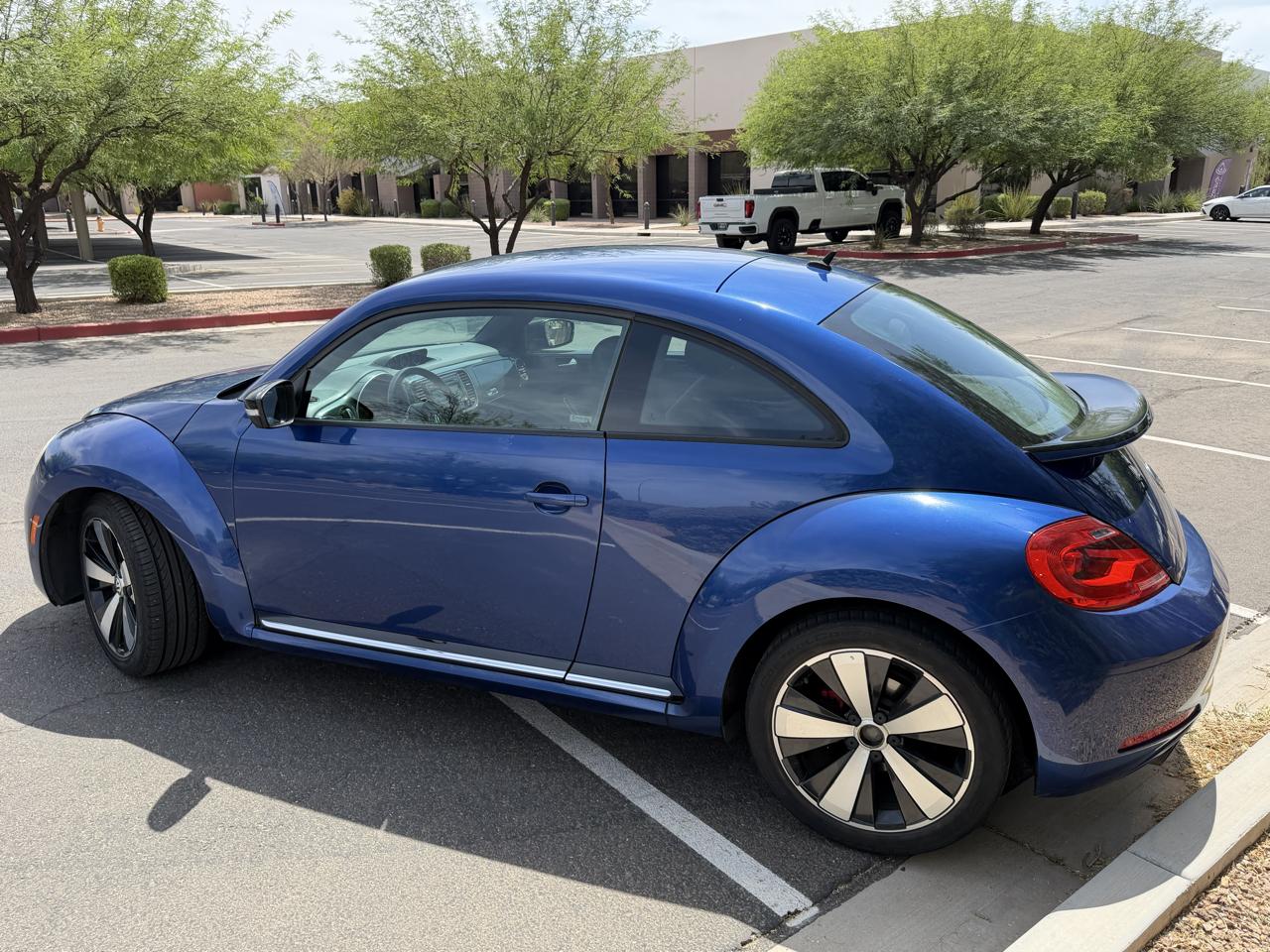 Volkswagen Beetle 2.0T Turbo 2012