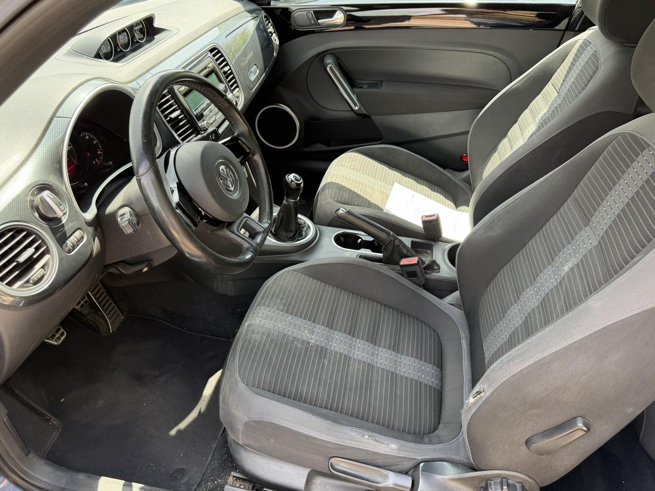 Volkswagen Beetle 2.0T Turbo 2012