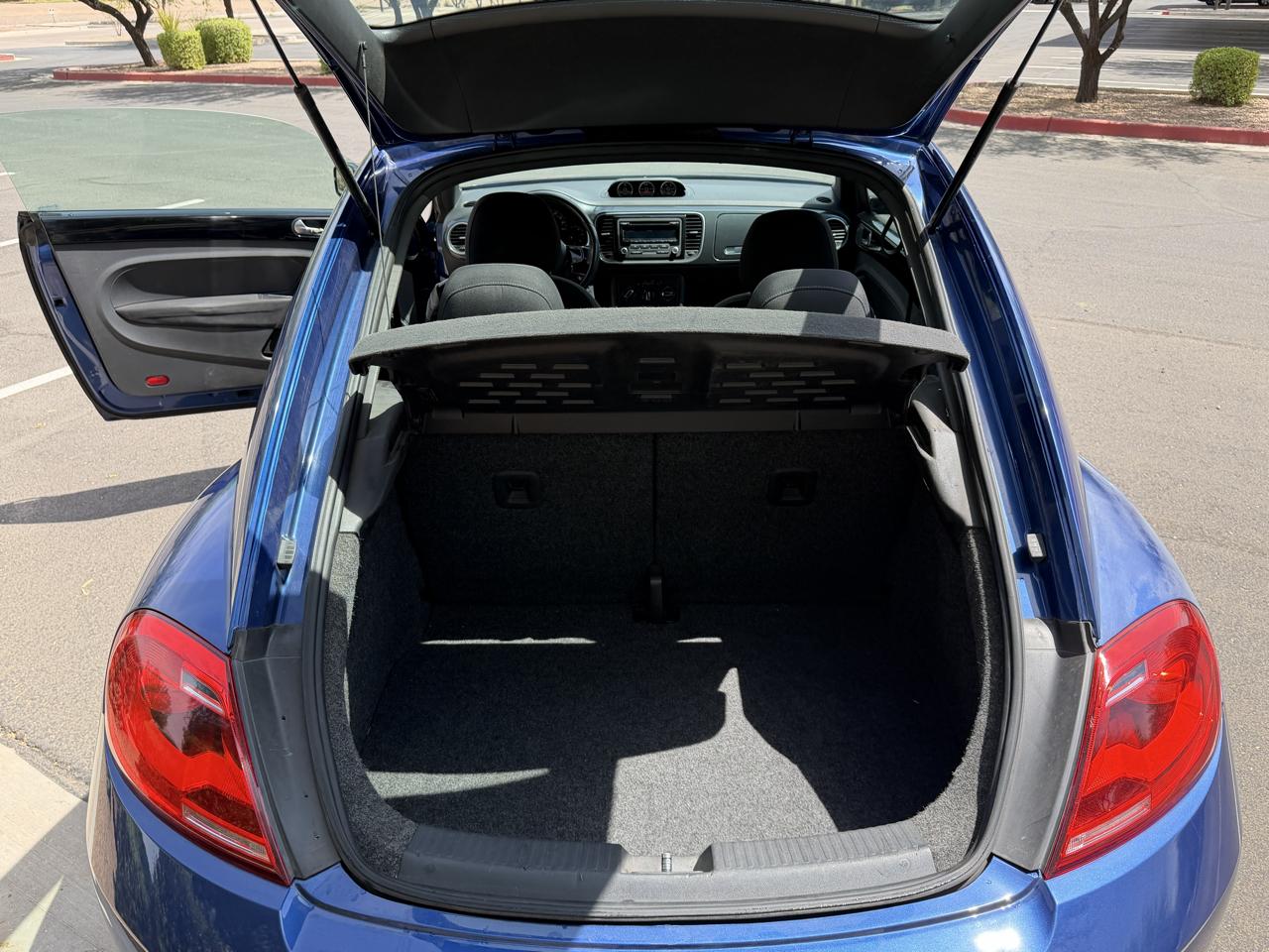 Volkswagen Beetle 2.0T Turbo 2012